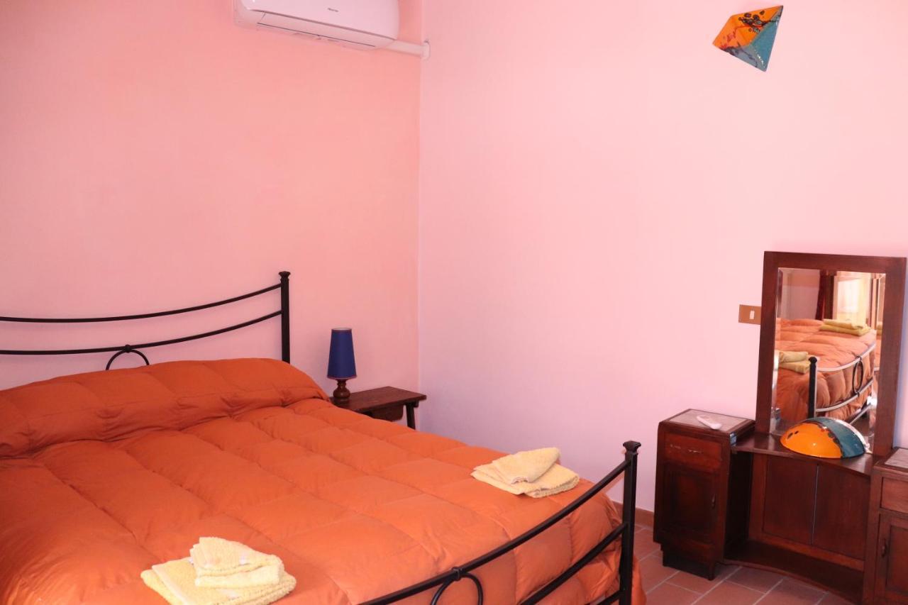 Gualdo Cattaneo B&B Casale Roshlee מראה חיצוני תמונה