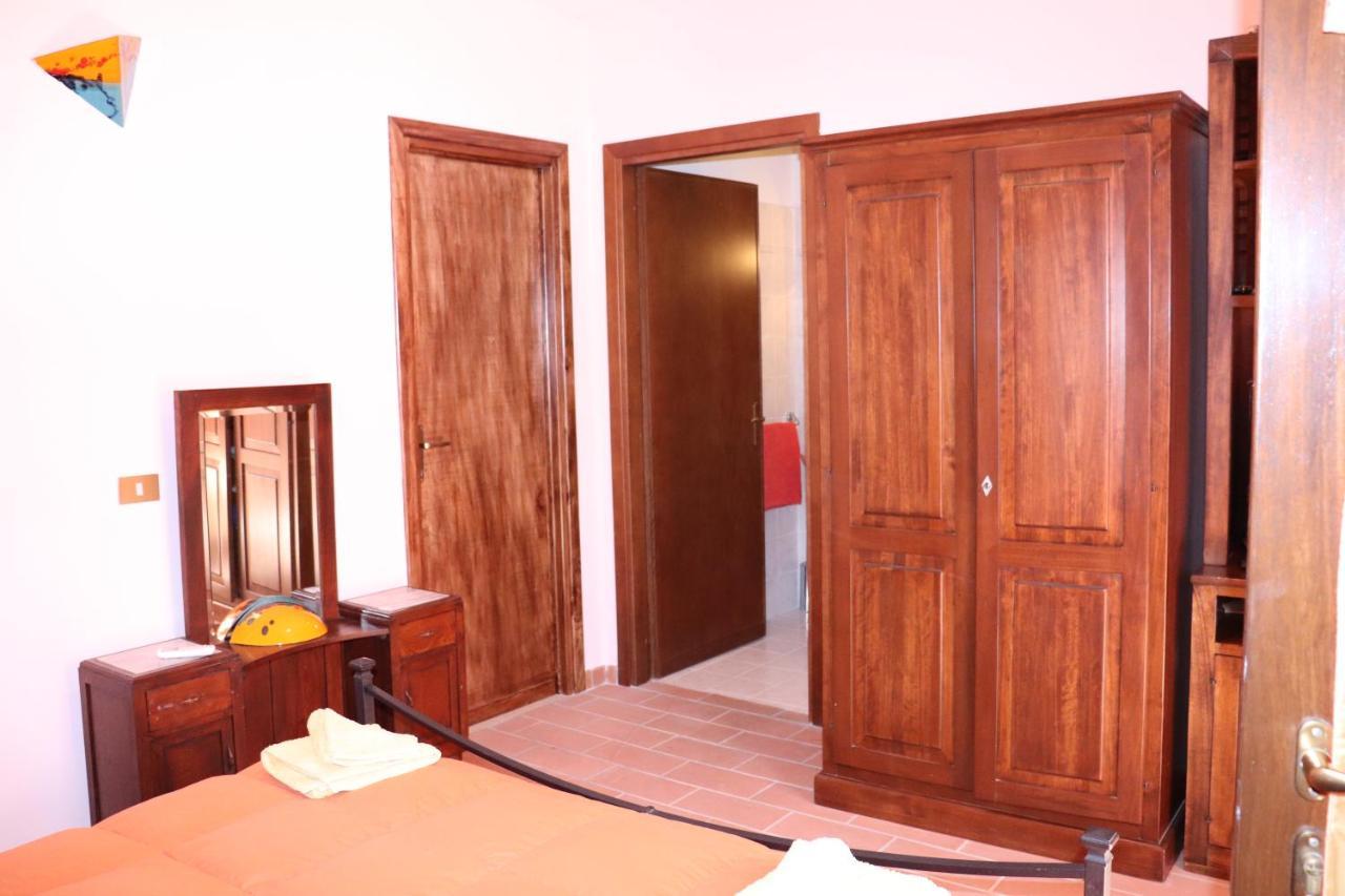 Gualdo Cattaneo B&B Casale Roshlee מראה חיצוני תמונה