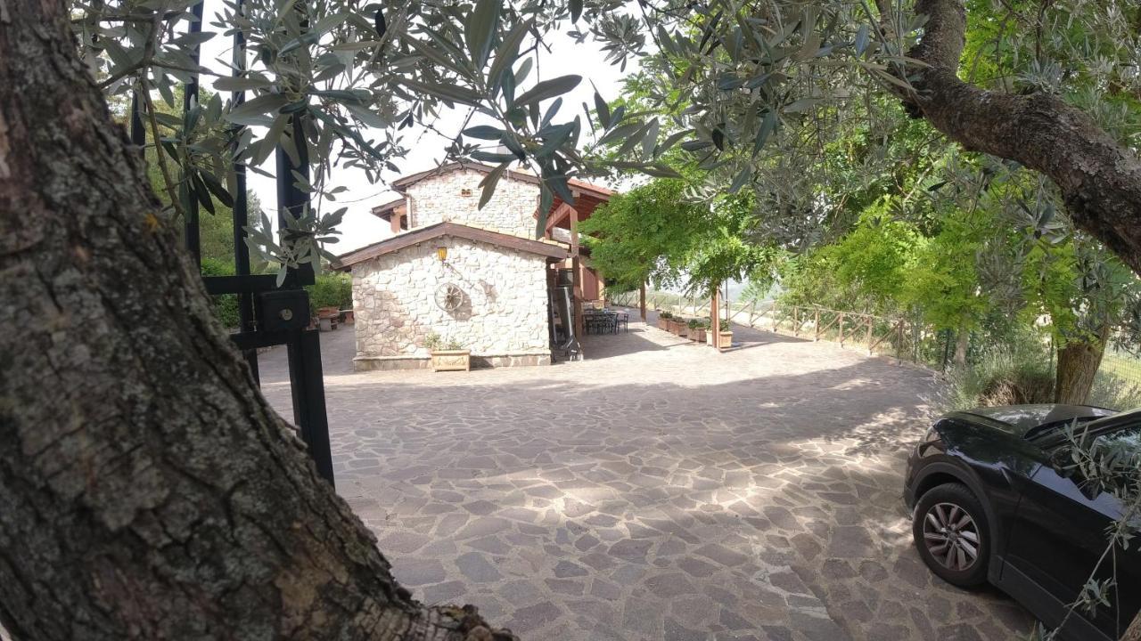 Gualdo Cattaneo B&B Casale Roshlee מראה חיצוני תמונה